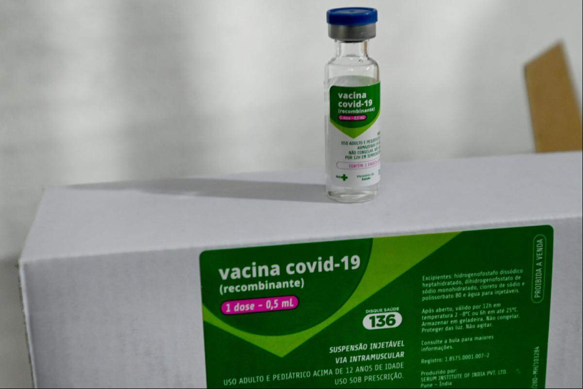 Após pico de casos em fevereiro e março, número de infectados por covid-19 voltou a níveis baixos, mas doença já provocou 30 mortes em 2025 na cidade.