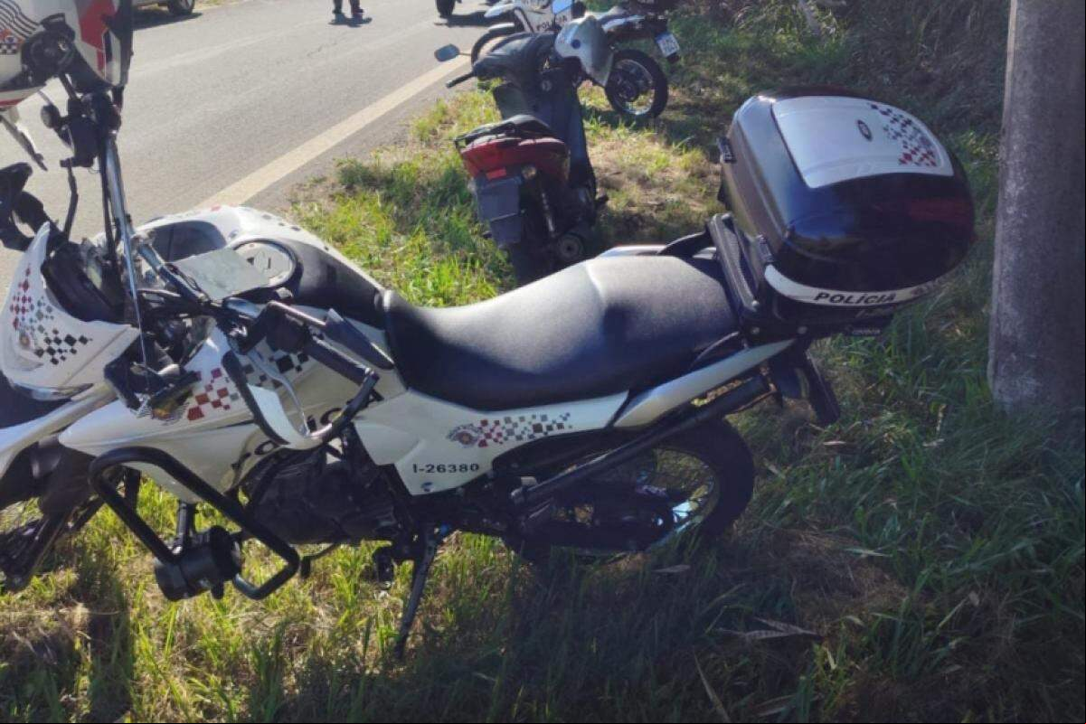Suspeito foi flagrado com veículo de placa 'artesanal' e chassi suprimido.