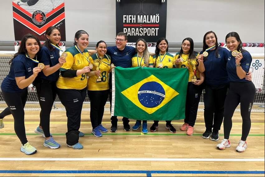 Seleção brasileira feminina de goalball comemora a conquista inédita da Malmö Cup