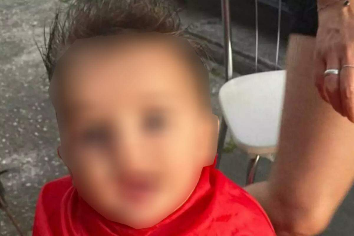 Sorridente e amoroso, menino era doce e brincalhão